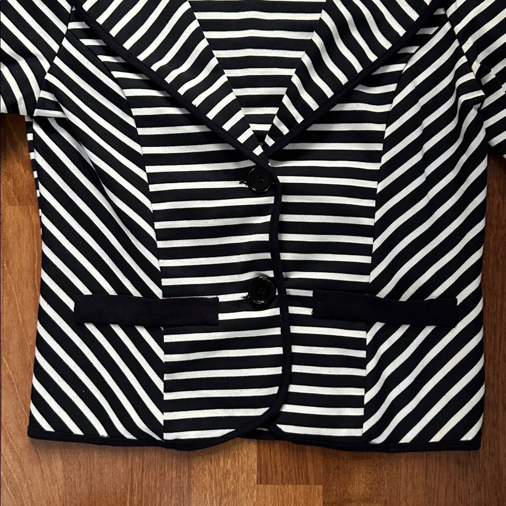 Toska Navy and White Striped Top - Picture 4 of 6